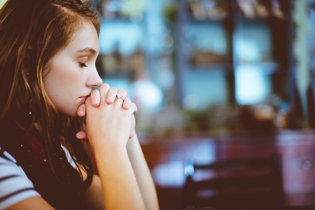 lady praying,